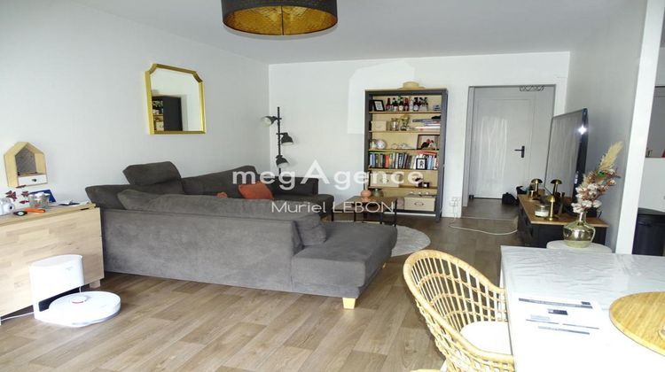 Ma-Cabane - Vente Appartement FOUGERES, 70 m²