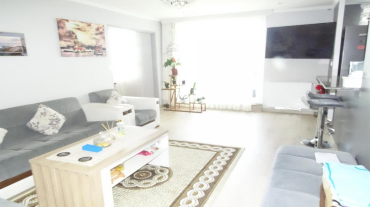 Ma-Cabane - Vente Appartement FOUGERES, 90 m²