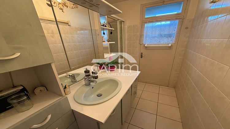 Ma-Cabane - Vente Appartement FOUGERES, 65 m²