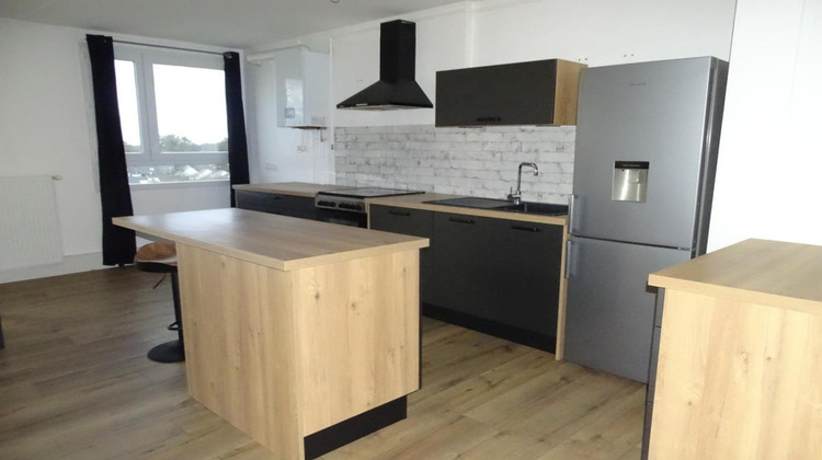 Ma-Cabane - Vente Appartement FOUGERES, 78 m²