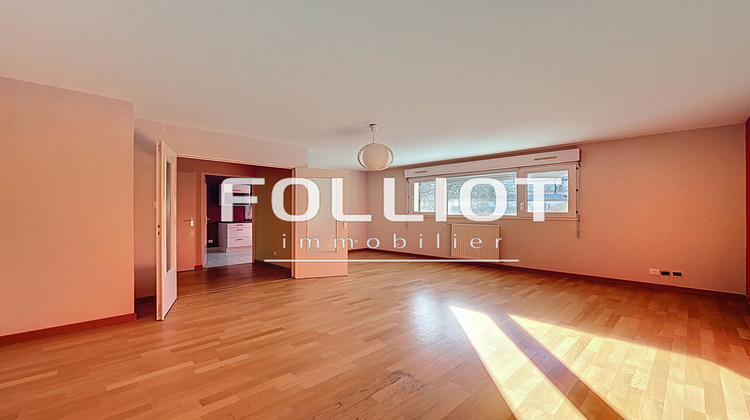 Ma-Cabane - Vente Appartement FOUGERES, 75 m²