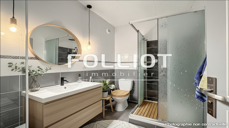 Ma-Cabane - Vente Appartement FOUGERES, 92 m²