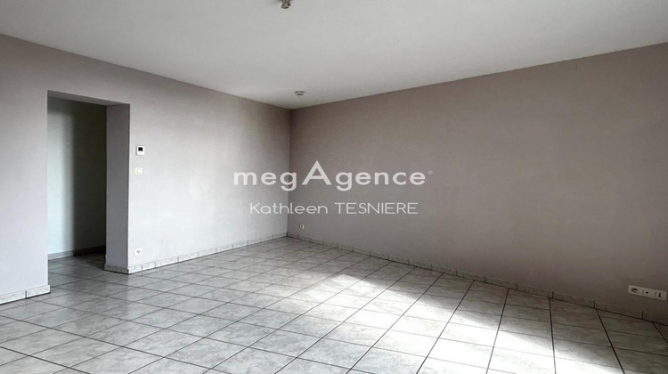 Ma-Cabane - Vente Appartement FOUGERES, 53 m²