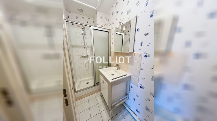 Ma-Cabane - Vente Appartement FOUGERES, 75 m²