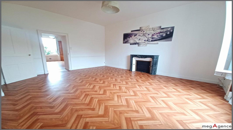 Ma-Cabane - Vente Appartement FOUGERES, 82 m²