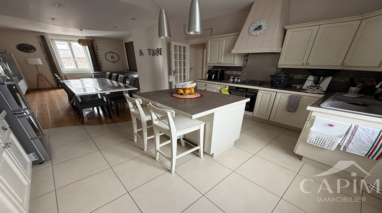 Ma-Cabane - Vente Appartement FOUGERES, 83 m²