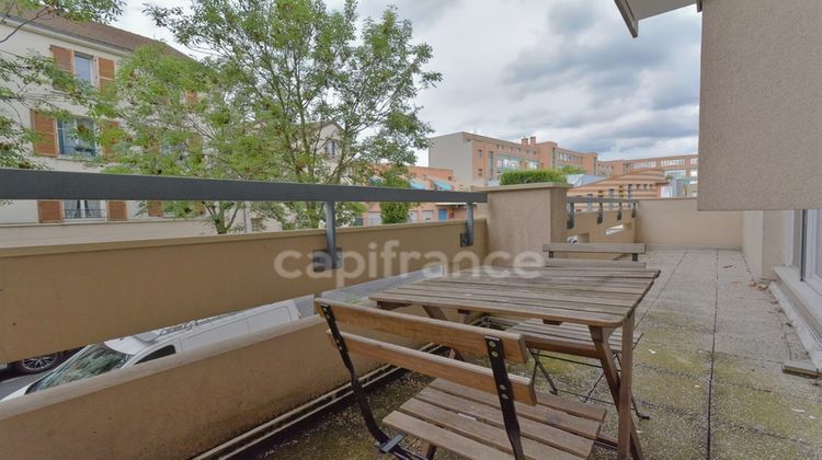 Ma-Cabane - Vente Appartement HOUILLES, 68 m²