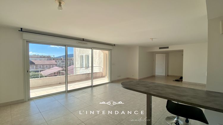 Ma-Cabane - Vente Appartement Hyères, 50 m²