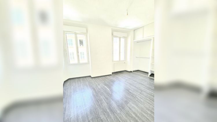 Ma-Cabane - Vente Appartement Hyères, 65 m²