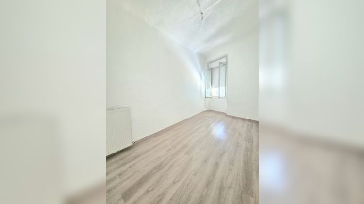 Ma-Cabane - Vente Appartement Hyères, 65 m²