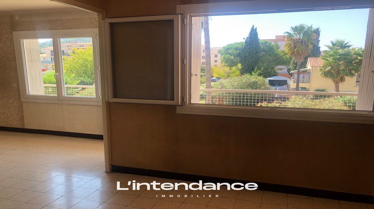 Ma-Cabane - Vente Appartement Hyères, 68 m²