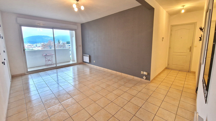 Ma-Cabane - Vente Appartement Hyères, 80 m²