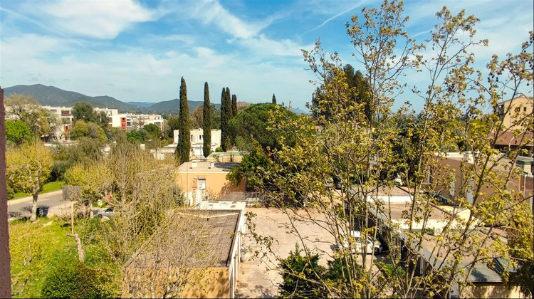 Ma-Cabane - Vente Appartement Hyères, 63 m²