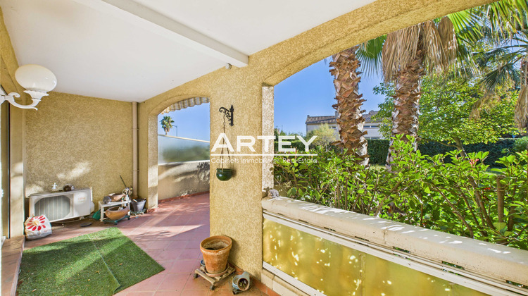 Ma-Cabane - Vente Appartement Hyères, 70 m²