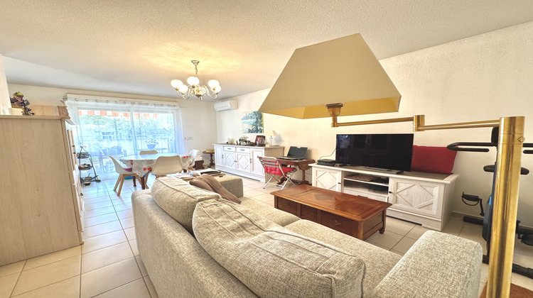 Ma-Cabane - Vente Appartement Hyères, 67 m²