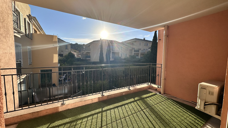 Ma-Cabane - Vente Appartement Hyères, 61 m²