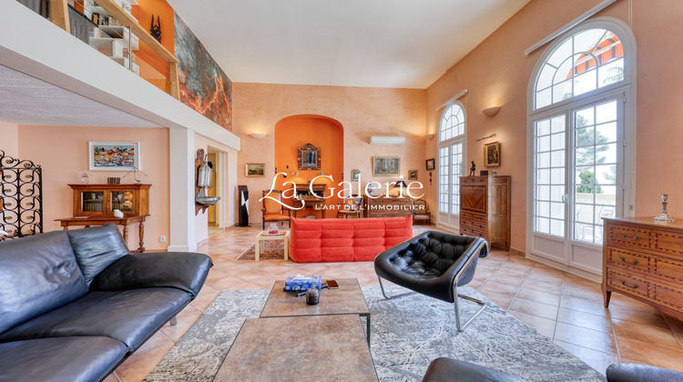 Ma-Cabane - Vente Appartement Hyères, 165 m²