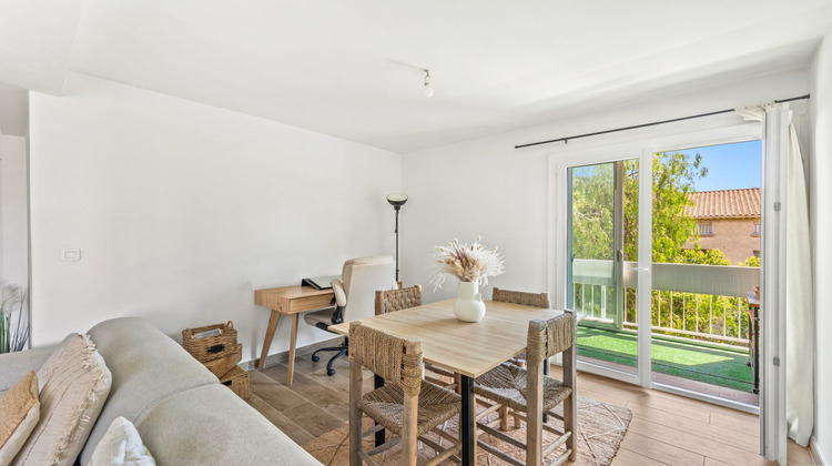 Ma-Cabane - Vente Appartement Hyères, 74 m²