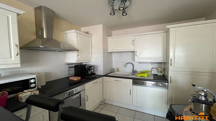 Ma-Cabane - Vente Appartement LA CHAPELLE-DES-FOUGERETZ, 77 m²