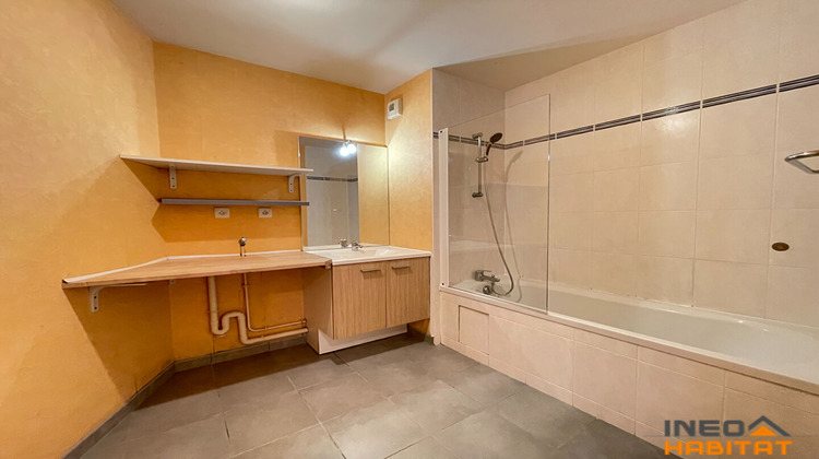 Ma-Cabane - Vente Appartement LA CHAPELLE-DES-FOUGERETZ, 65 m²