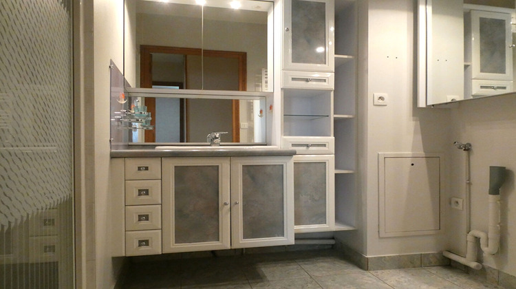 Ma-Cabane - Vente Appartement LA CHAPELLE-DES-FOUGERETZ, 75 m²