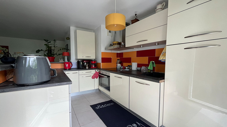 Ma-Cabane - Vente Appartement LA CHAPELLE-DES-FOUGERETZ, 70 m²