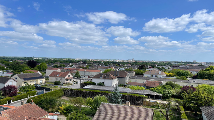 Ma-Cabane - Vente Appartement La Chapelle-Saint-Luc, 60 m²