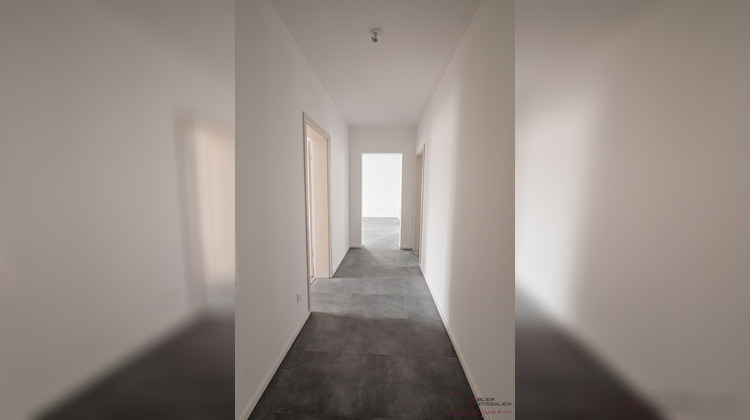 Ma-Cabane - Vente Appartement La Cluse-et-Mijoux, 94 m²