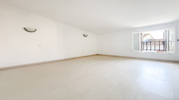 Ma-Cabane - Vente Appartement LA FARE-LES-OLIVIERS, 69 m²