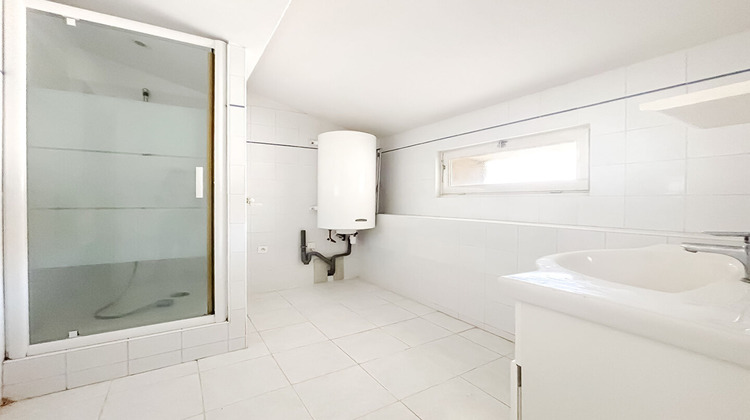 Ma-Cabane - Vente Appartement LA FARE-LES-OLIVIERS, 69 m²