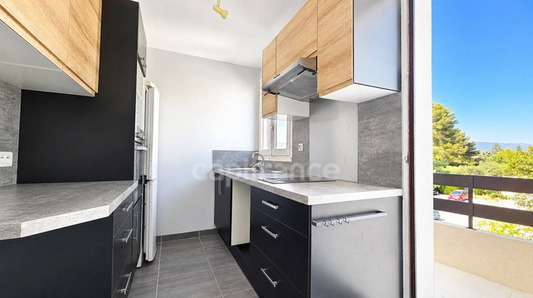 Ma-Cabane - Vente Appartement LA LONDE LES MAURES, 61 m²