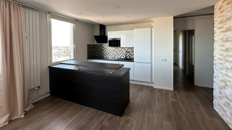 Ma-Cabane - Vente Appartement La Madeleine, 73 m²