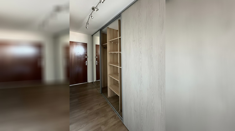 Ma-Cabane - Vente Appartement La Madeleine, 73 m²