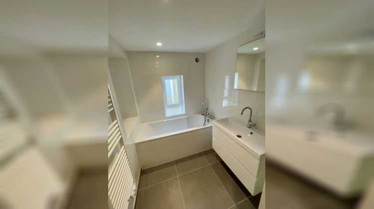 Ma-Cabane - Vente Appartement LA MADELEINE, 94 m²