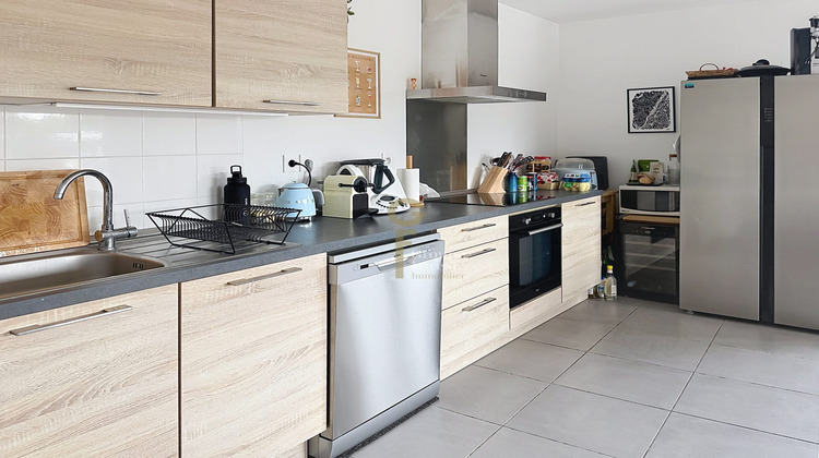 Ma-Cabane - Vente Appartement La Madeleine, 82 m²