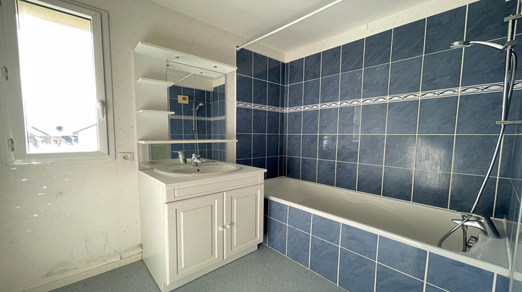 Ma-Cabane - Vente Appartement LA MEZIERE, 66 m²