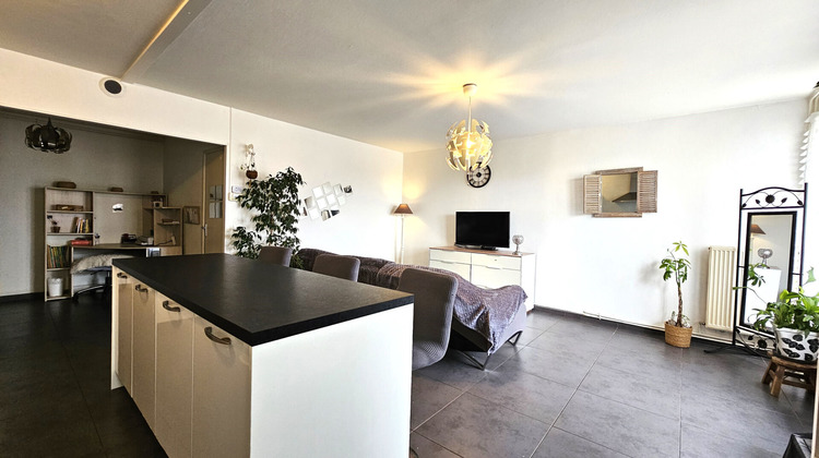 Ma-Cabane - Vente Appartement LA TOUR-DU-PIN, 79 m²