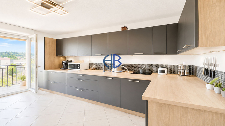 Ma-Cabane - Vente Appartement LA TOUR-DU-PIN, 103 m²
