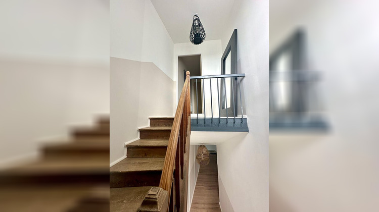 Ma-Cabane - Vente Appartement LAGUIOLE, 98 m²