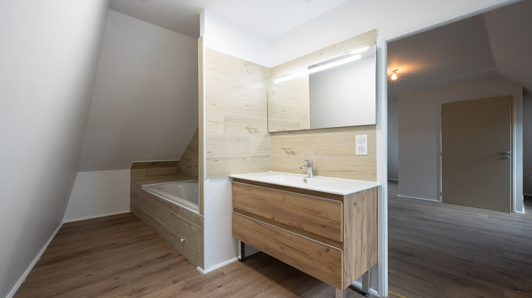 Ma-Cabane - Vente Appartement LAGUIOLE, 98 m²