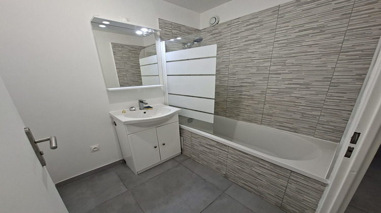 Ma-Cabane - Vente Appartement Le Bourget, 59 m²