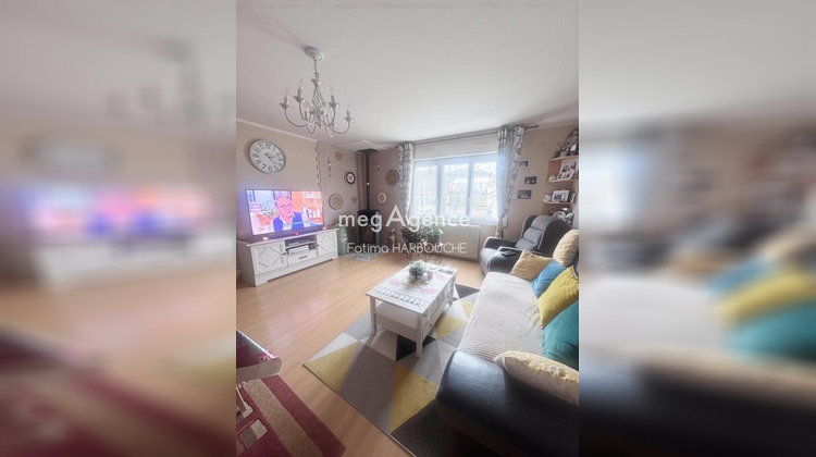 Ma-Cabane - Vente Appartement LE CHAMBON FEUGEROLLES, 63 m²