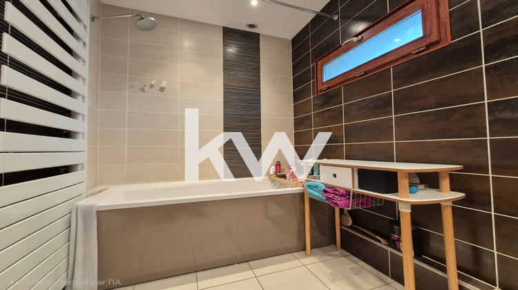 Ma-Cabane - Vente Appartement Le Chambon-Feugerolles, 156 m²