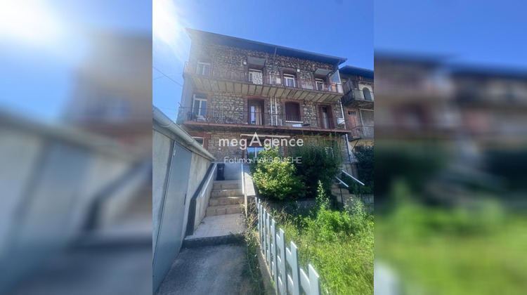 Ma-Cabane - Vente Appartement LE CHAMBON FEUGEROLLES, 118 m²