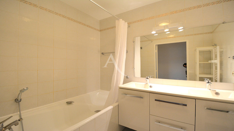 Ma-Cabane - Vente Appartement LE KREMLIN-BICETRE, 70 m²