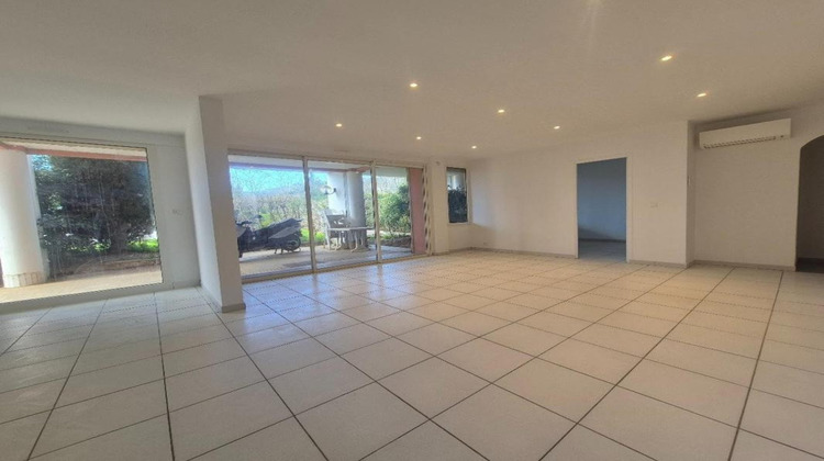 Ma-Cabane - Vente Appartement LE LAVANDOU, 55 m²