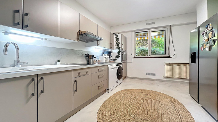 Ma-Cabane - Vente Appartement Le Mesnil-le-Roi, 65 m²