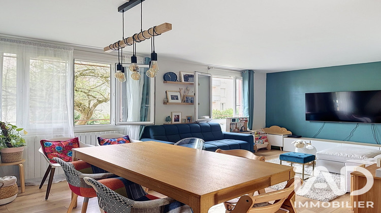 Ma-Cabane - Vente Appartement Le Mesnil-le-Roi, 81 m²