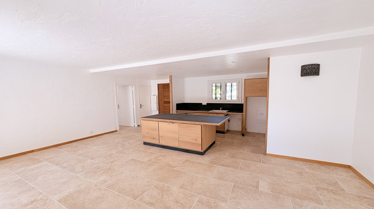 Ma-Cabane - Vente Appartement Le Plan-de-la-Tour, 47 m²
