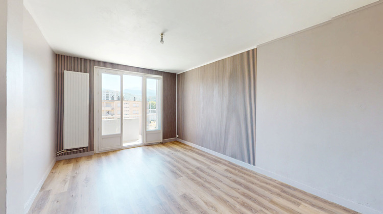 Ma-Cabane - Vente Appartement LE PONT-DE-CLAIX, 54 m²